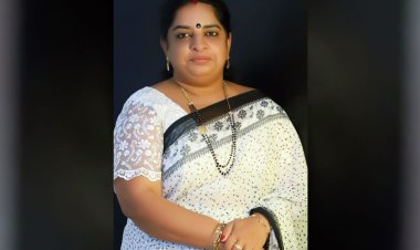 INCENTIVE FOSTER FOUNDATION presents the 'Best Personality Award' to DR. RAJANI SREE RAJENDRAN